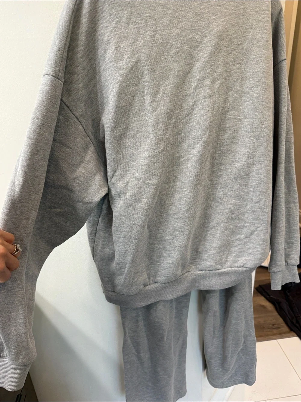 ALO Yoga Crewneck Sweatshirt and Lounge Pants in Light Gray